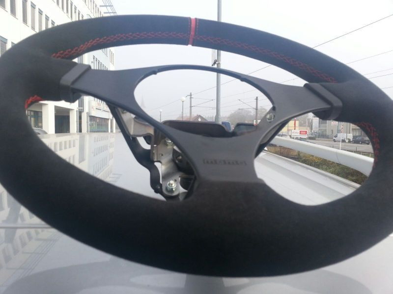 Autolenkrad, Foto von Bubic e.U - Maß angefertigte Auto-Sitzbezüge